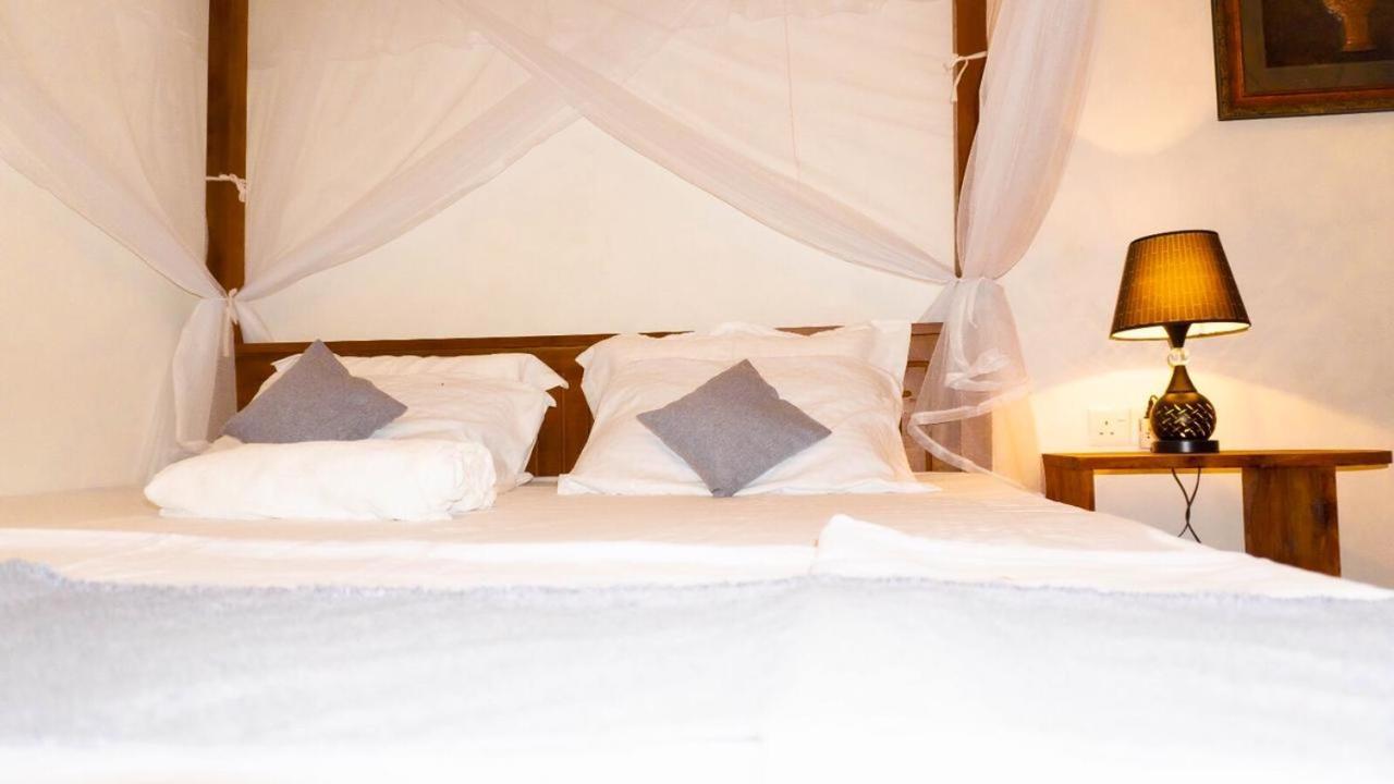 Ostello Surf Resort Ahangama Zewnętrze zdjęcie