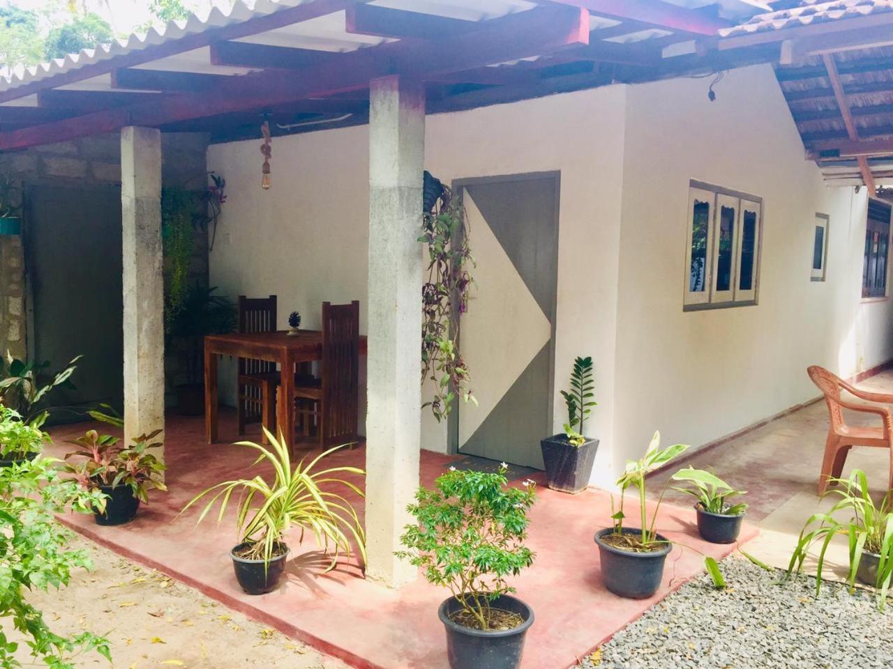 Ostello Surf Resort Ahangama Zewnętrze zdjęcie